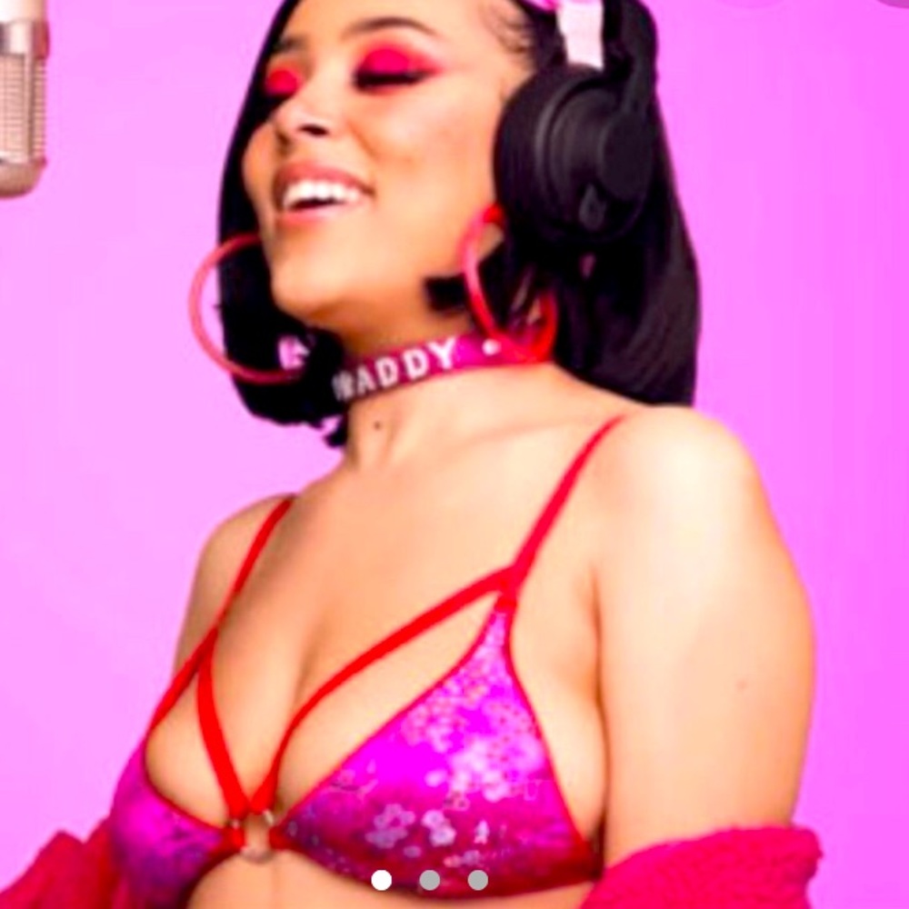 👀DOJA CATS BRA😩❤️